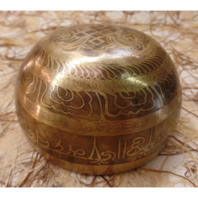 Bol tibétain gravé noeud infini/les yeux de Bouddha