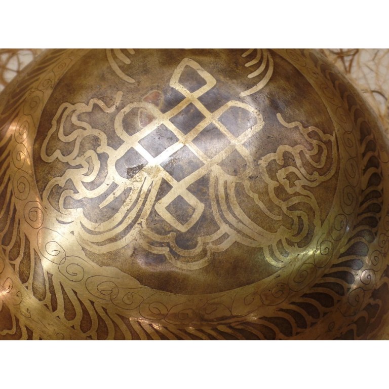 Bol tibétain gravé noeud infini/les yeux de Bouddha