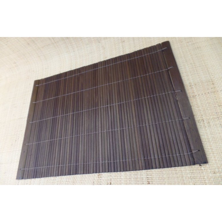 Set de table marron foncé