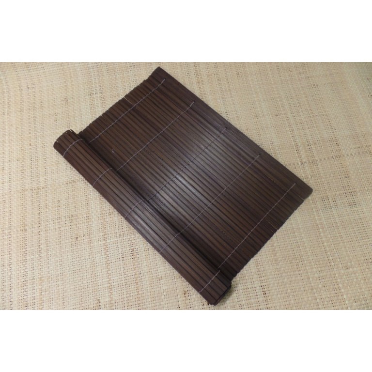 Set de table marron foncé