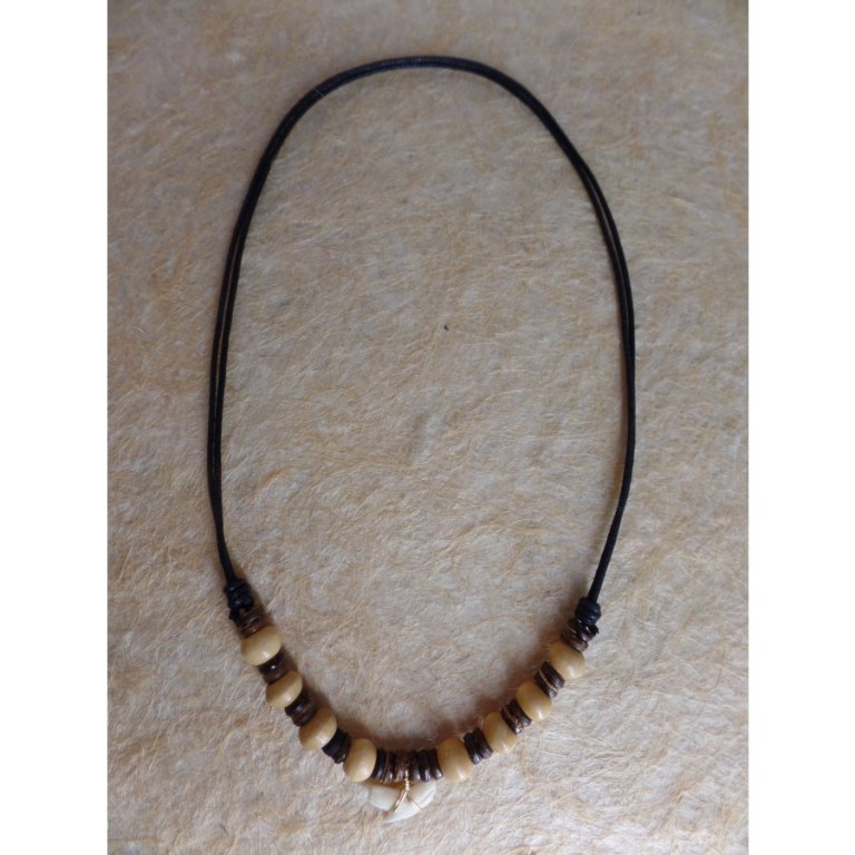 Collier Vairao dent de requin tigre 1