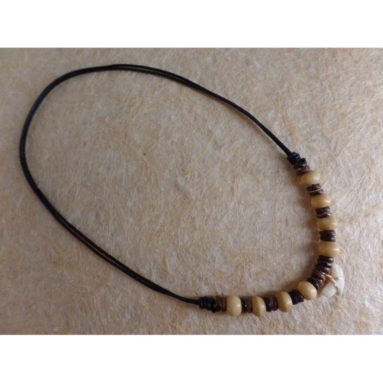 Collier Vairao dent de requin tigre 1