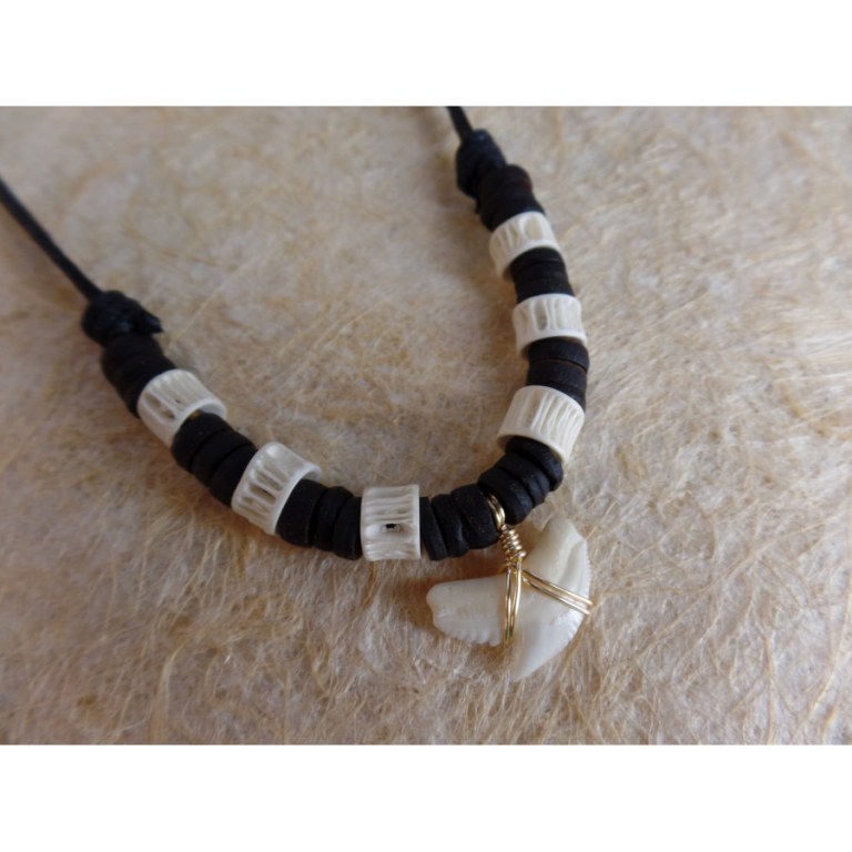 Collier Vairao dent de requin tigre 2