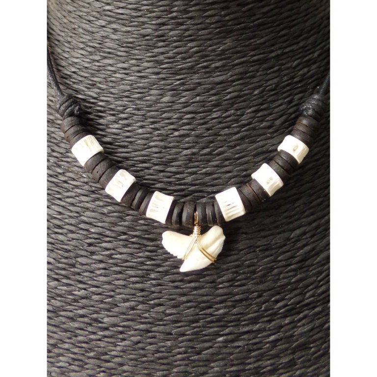 Collier Vairao dent de requin tigre 2