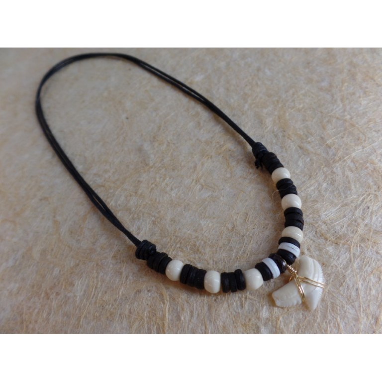 Collier Vairao dent de requin tigre 4