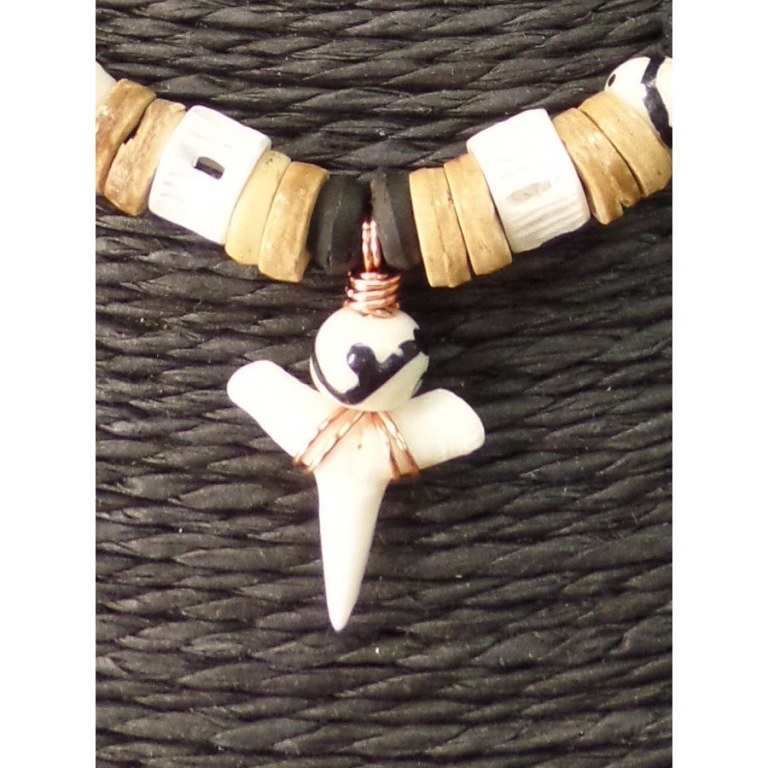 Collier Maraa dent de requin blanc 10