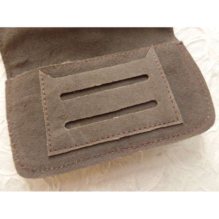 Blague à tabac croûte de cuir gris écusson triskèle