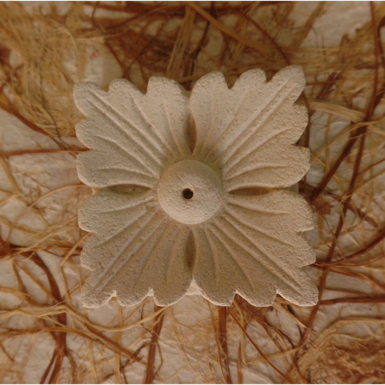 Porte encens carré floral