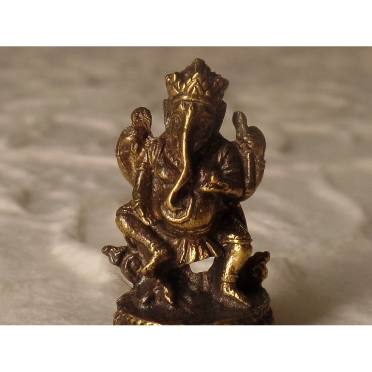 Ganesh jambe droite repliée doré