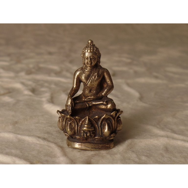Bouddha bhumisparsha sur trône de lotus