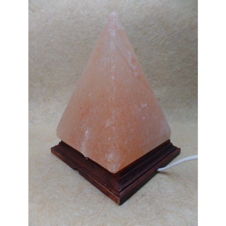 Lampe en sel rose pyramide