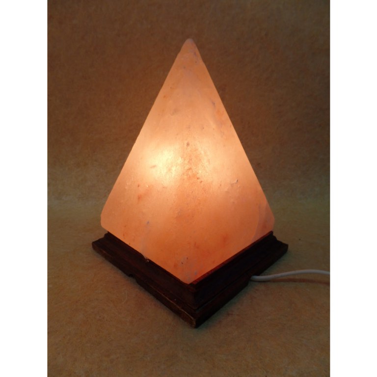 Lampe en sel rose pyramide