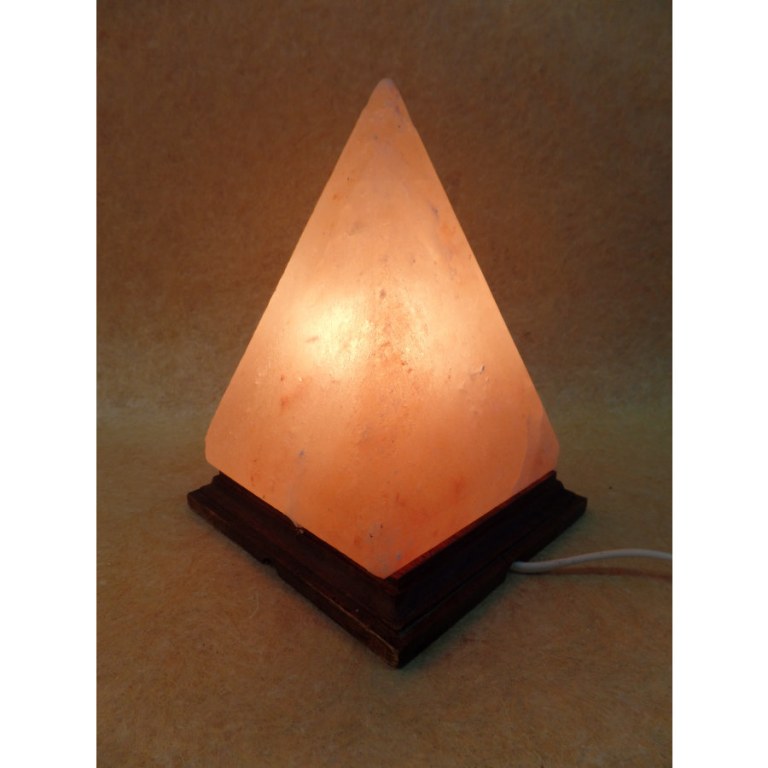 Lampe en sel rose pyramide