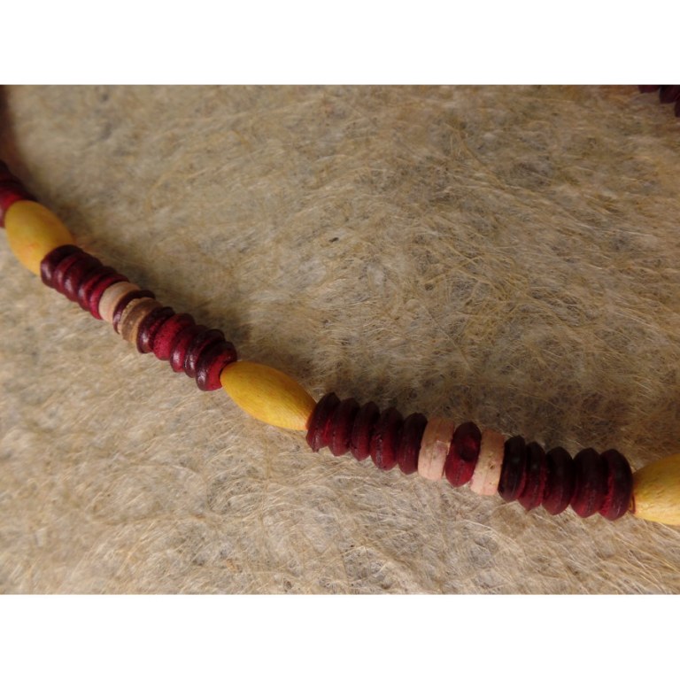 kalung Nias rouge perle jaune ovale