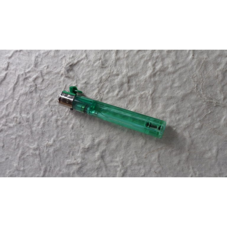 Briquet jetable tube vert