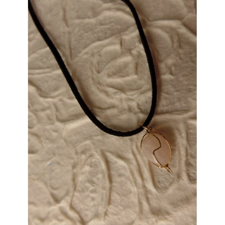 Collier cordon pendentif quartz rose