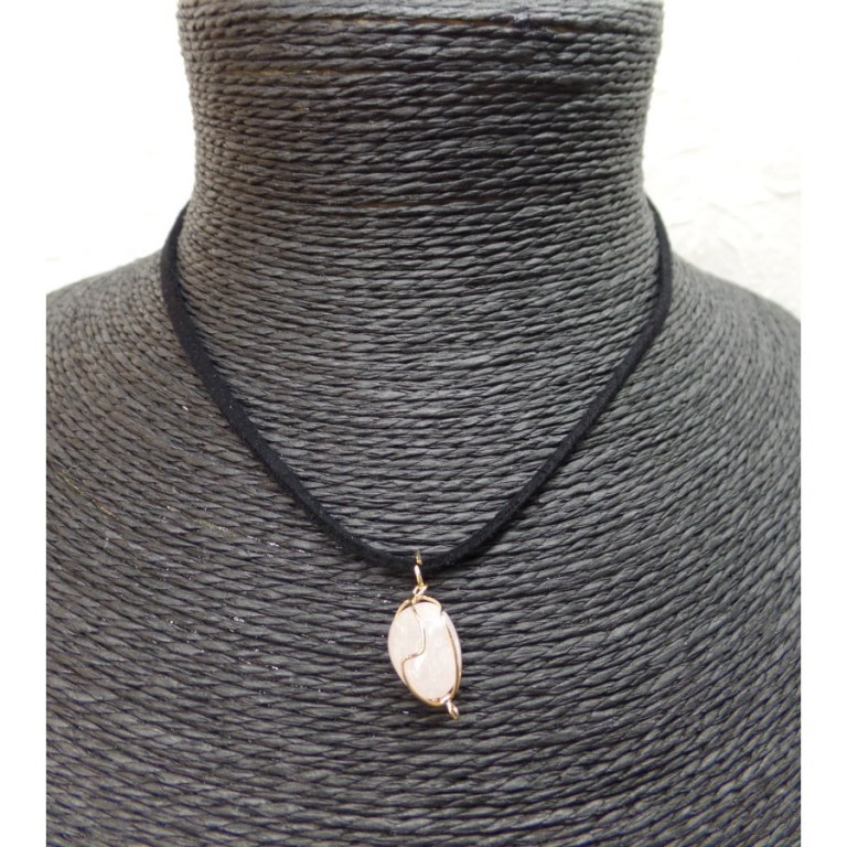 Collier cordon pendentif quartz rose