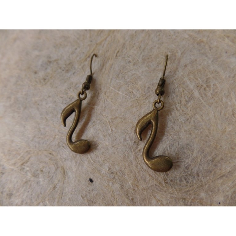 Boucles d'oreilles croches