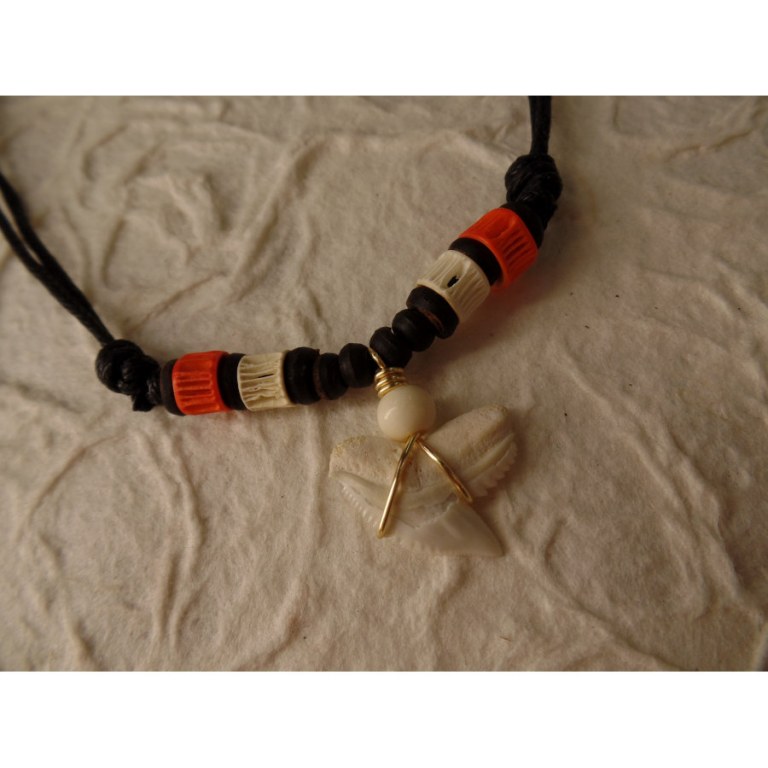 Collier St Leu dent de requin tigre 4 perles os blanc/orange