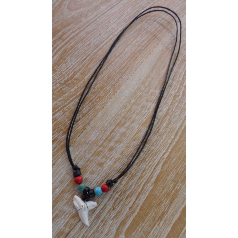 Collier perles bleues et rouges mako