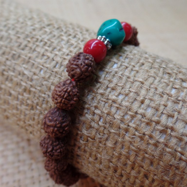 Bracelet mala 22 perles rudraksha/corail/turquoise 2