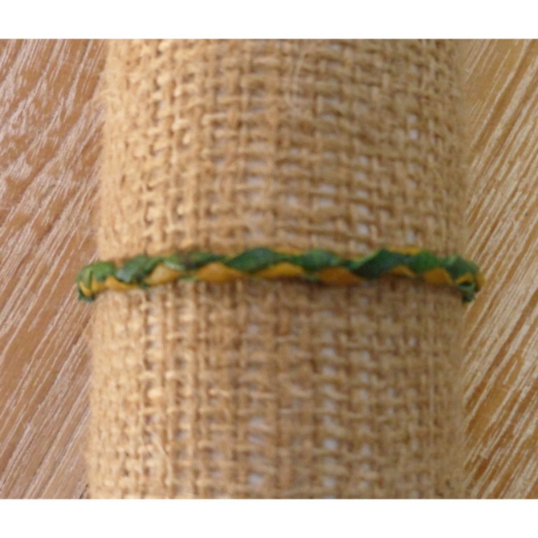 Bracelet rond cuir tressé jaune moutarde et vert