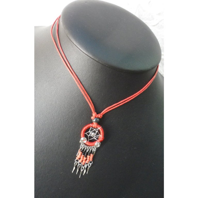 Collier attrape rêves iskwaaw rouge