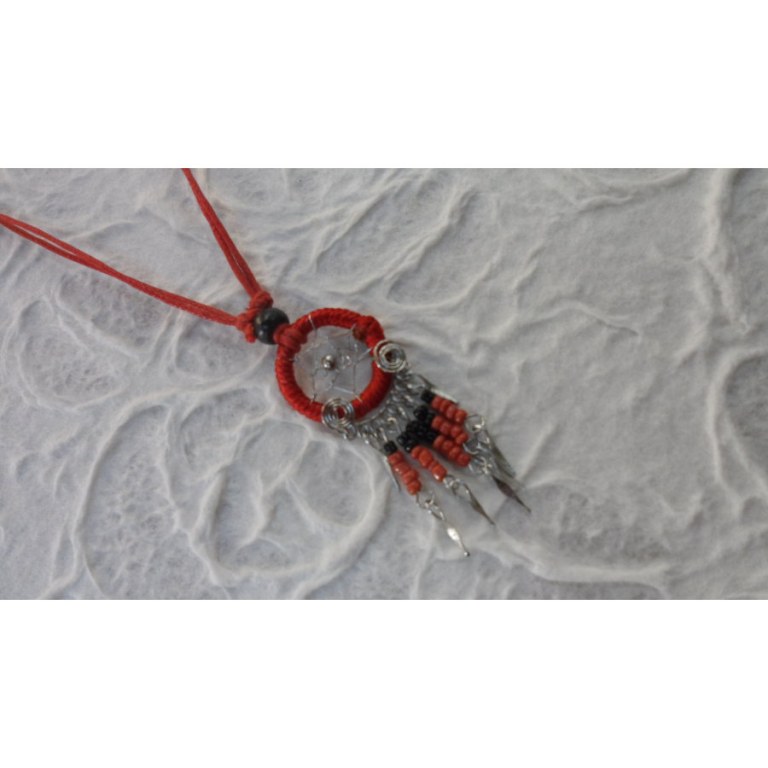 Collier attrape rêves iskwaaw rouge