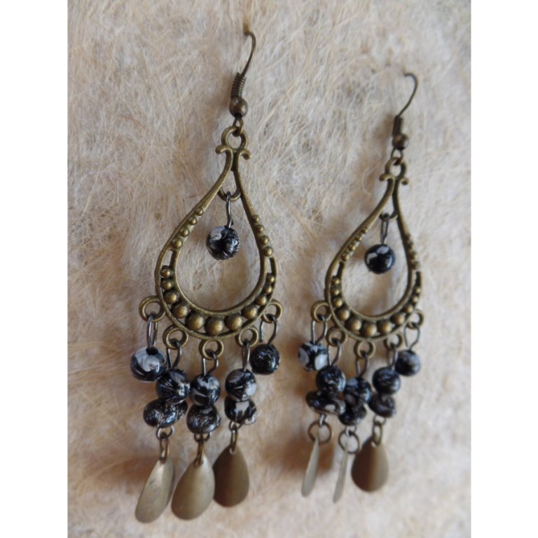 Boucles d'oreilles hyd blancs/noirs