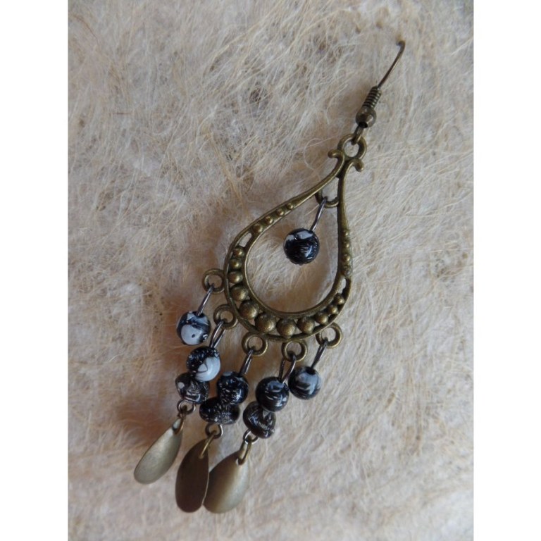 Boucles d'oreilles hyd blancs/noirs