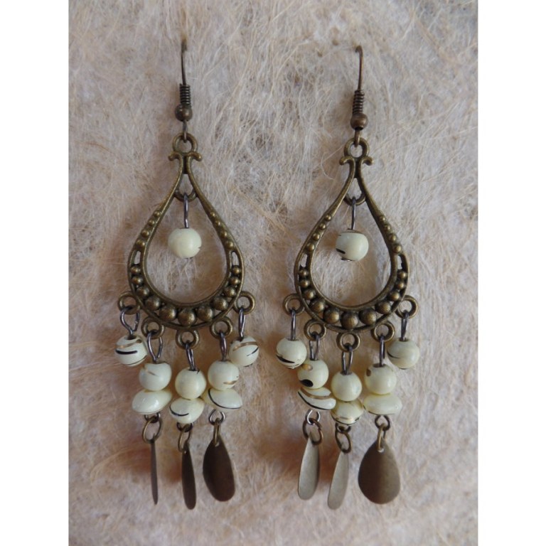 Boucles d'oreilles hyd blanches