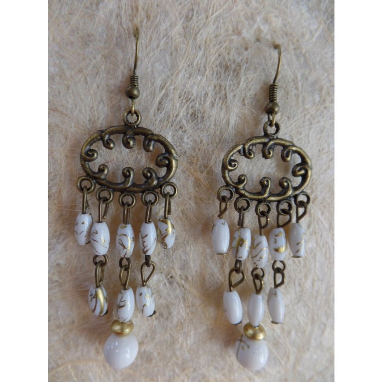 Boucles d'oreilles rup khi blancs