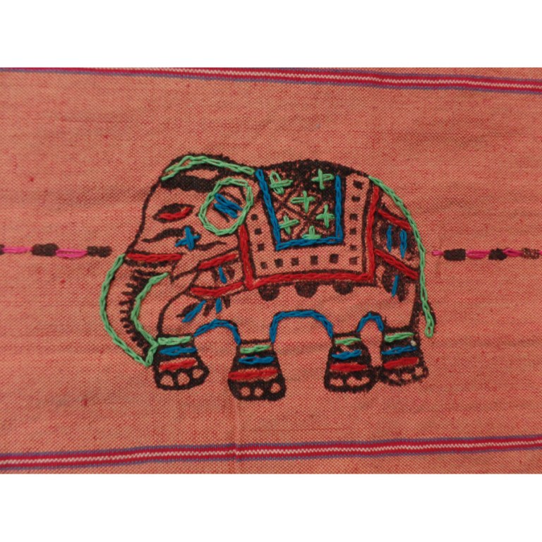Tenture Chitwan rouge/violet Bouddha eyes éléphant