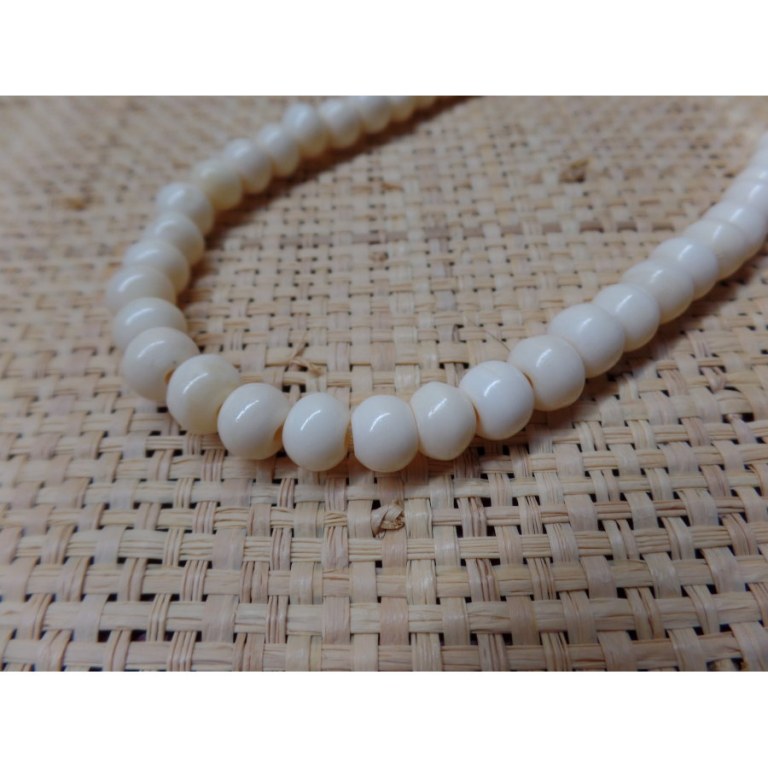 Mala 68 cm perles en os blanc 