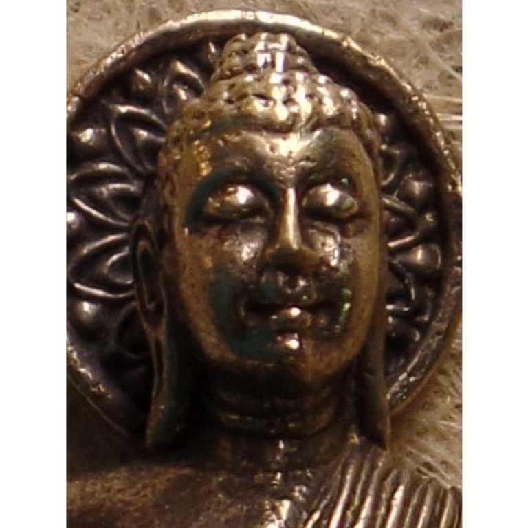Miniature argentée Bouddha abhayamudrâ 