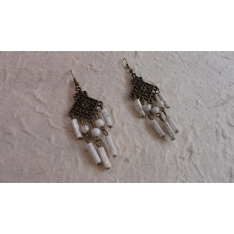 Boucles d'oreilles Boontam blanches