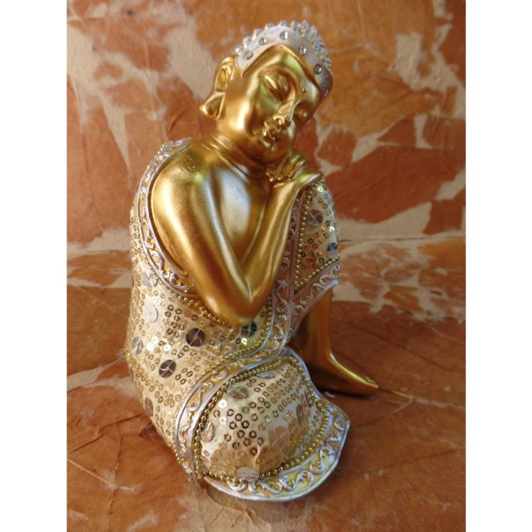 Bouddha doré tête penchée
