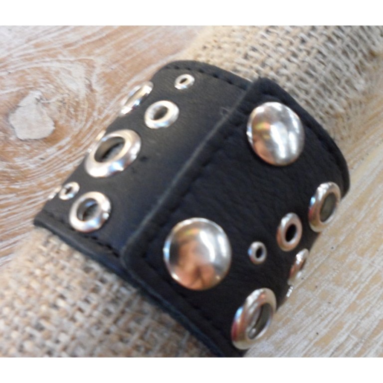 Bracelet cuir noir oeillets