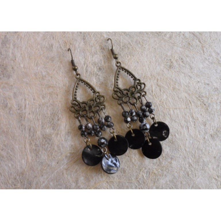 Pendants d'oreilles noires Anchali