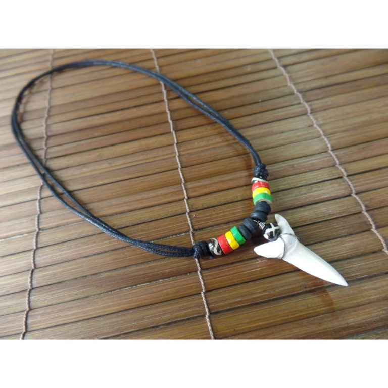 Collier rasta 4 couleurs dent de requin mako 