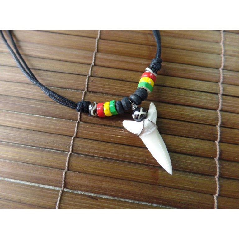 Collier rasta 4 couleurs dent de requin mako 