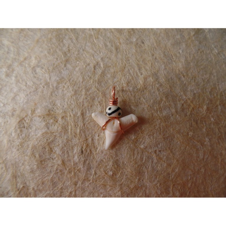 Pendentif dent de requin blanc et perle