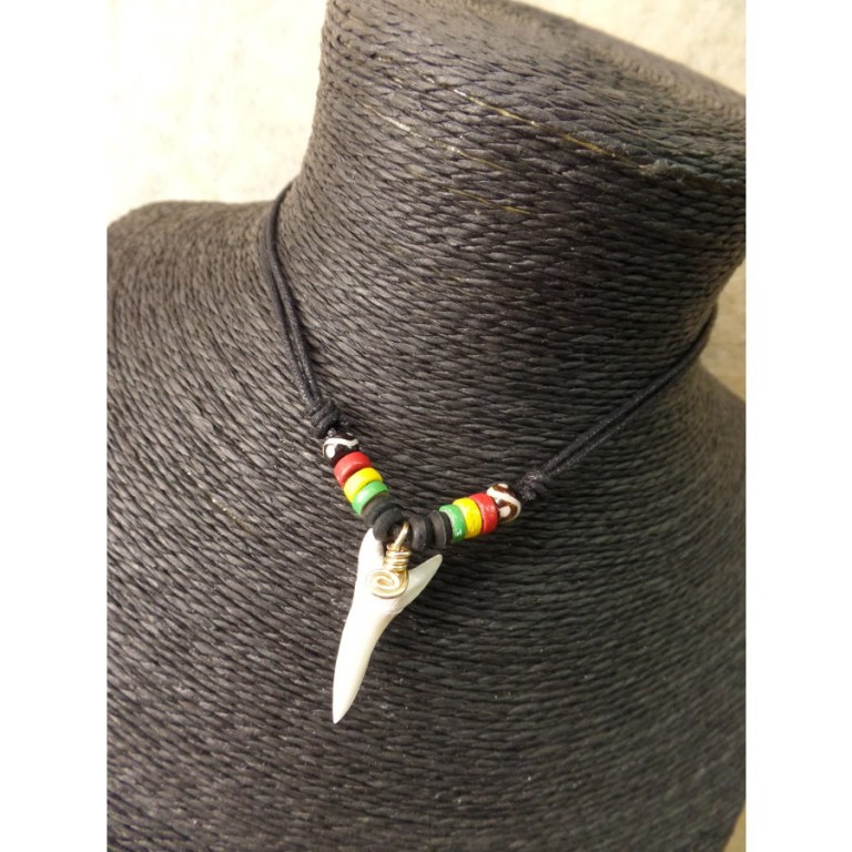 Collier rasta 4 couleurs dent de requin mako