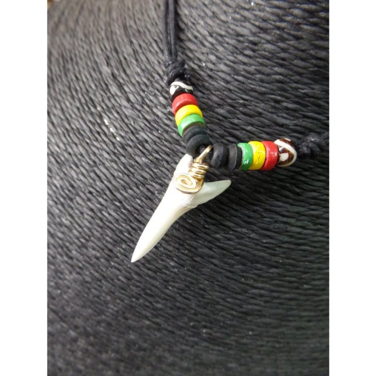 Collier rasta 4 couleurs dent de requin mako