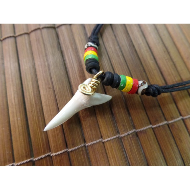 Collier rasta 4 couleurs dent de requin mako