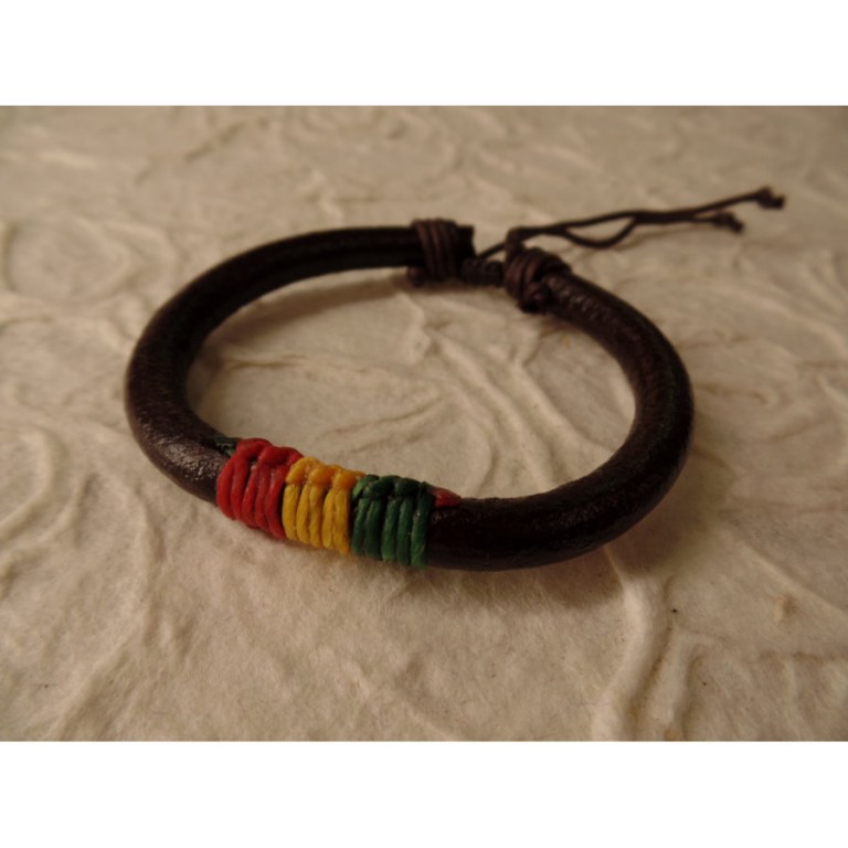 Bracelet rond en cuir marron rasta