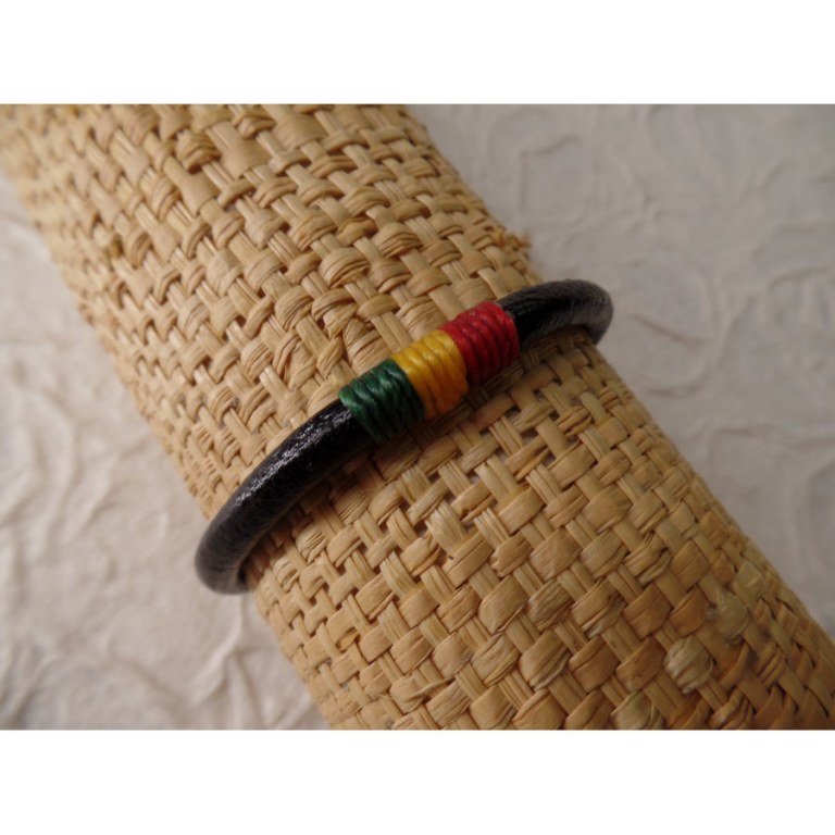 Bracelet rond en cuir noir rasta