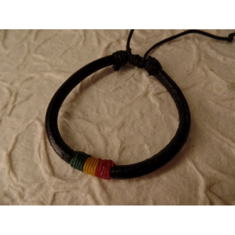 Bracelet rond en cuir noir rasta