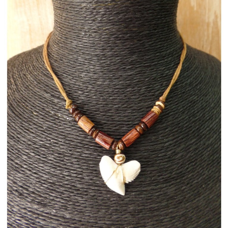 Collier perles en bois marron medewi