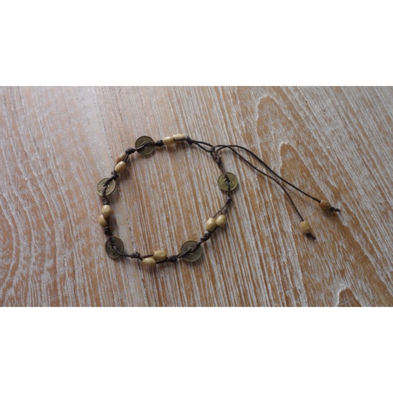 Bracelet marron foncé sapèques et perles